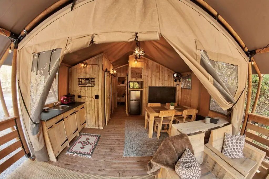oaklands glamping luxury safari tents